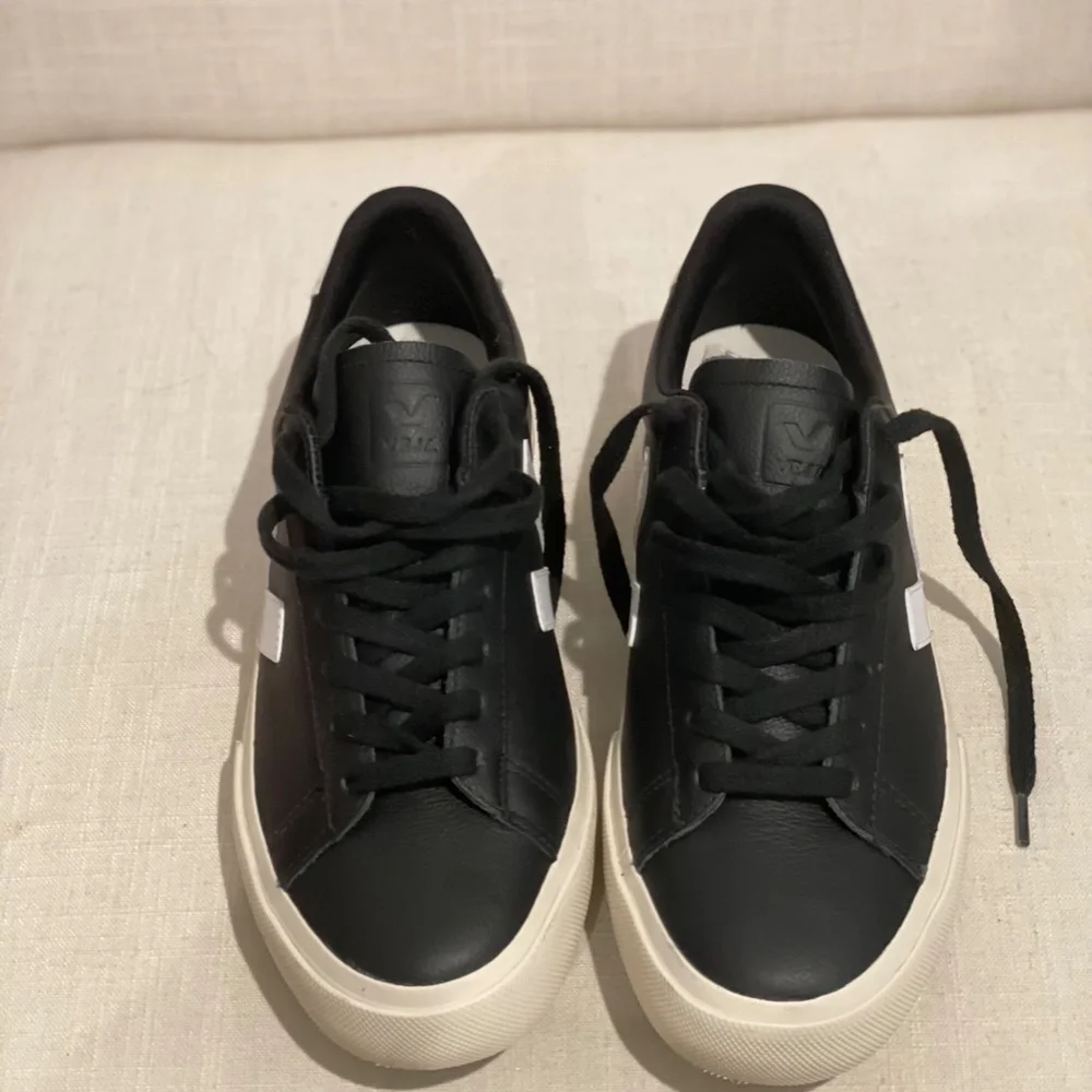 Veja Shoes - Picture 4 of 4
